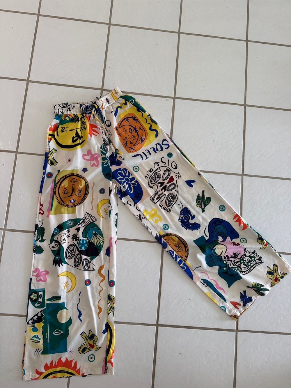 Vibrant Celestial Print Elastic Waist Pants